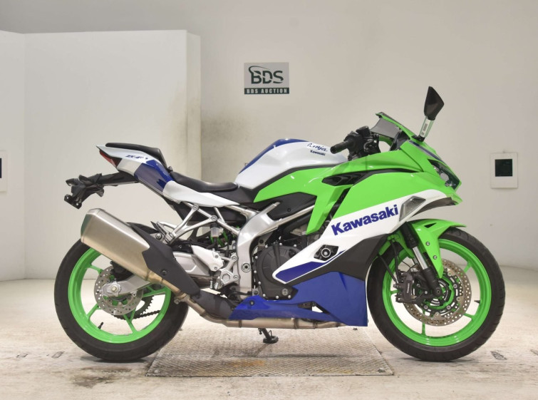 Мотоцикл Kawasaki ZX-4RR с пробегом 6380 km