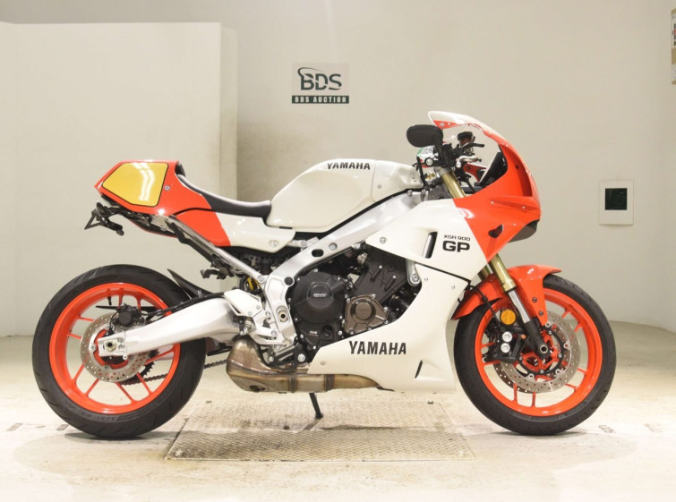 Мотоцикл Yamaha XSR900 GP с пробегом 2264 km