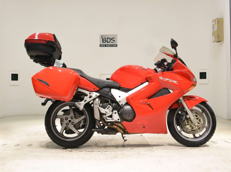 Мотоцикл Honda VFR800F с пробегом 23492 km