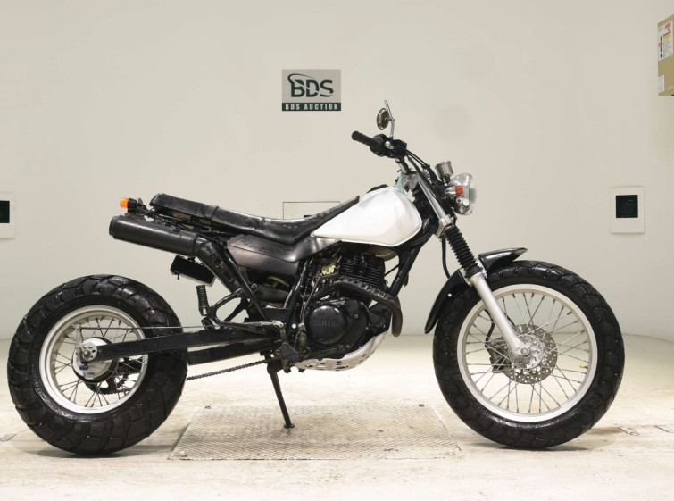 Мотоцикл Yamaha TW200E с пробегом 189 km