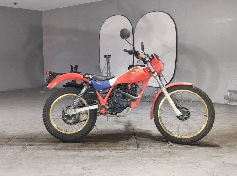 Мотоцикл Honda TLR200 с пробегом 7376 km