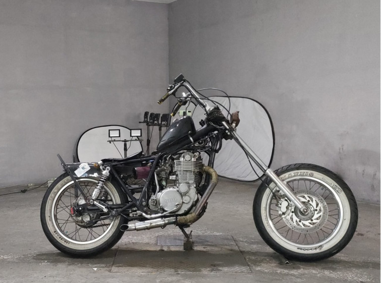 Мотоцикл Yamaha SR400