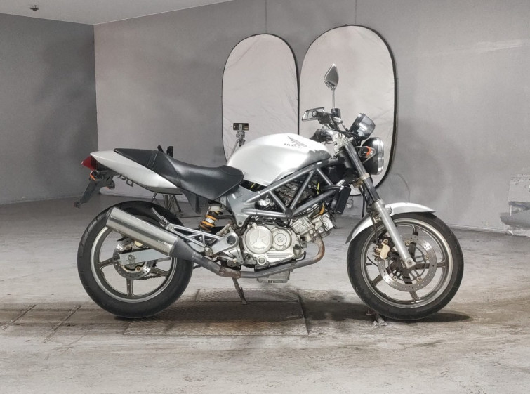 Мотоцикл Honda VTR250 з пробігом 38246 km