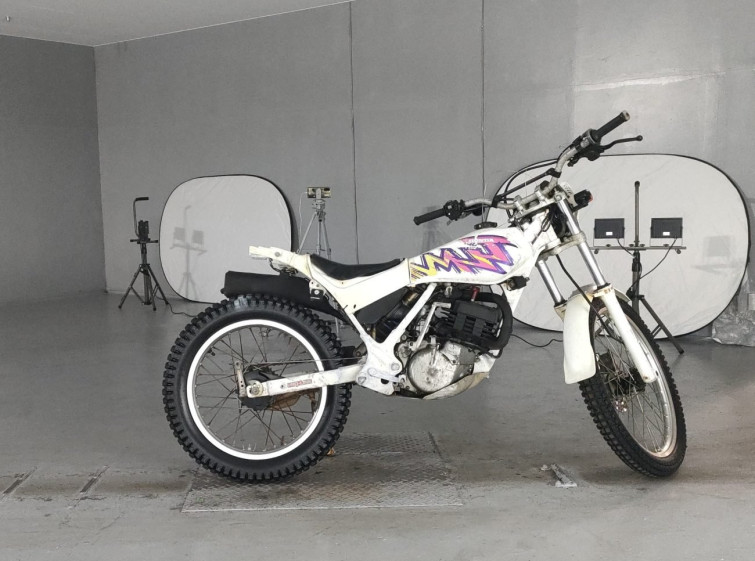 Мотоцикл Honda TLM220R с пробегом 1096 km с пробегом 1096 km