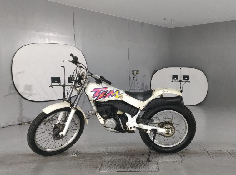 Мотоцикл Honda TLM220R