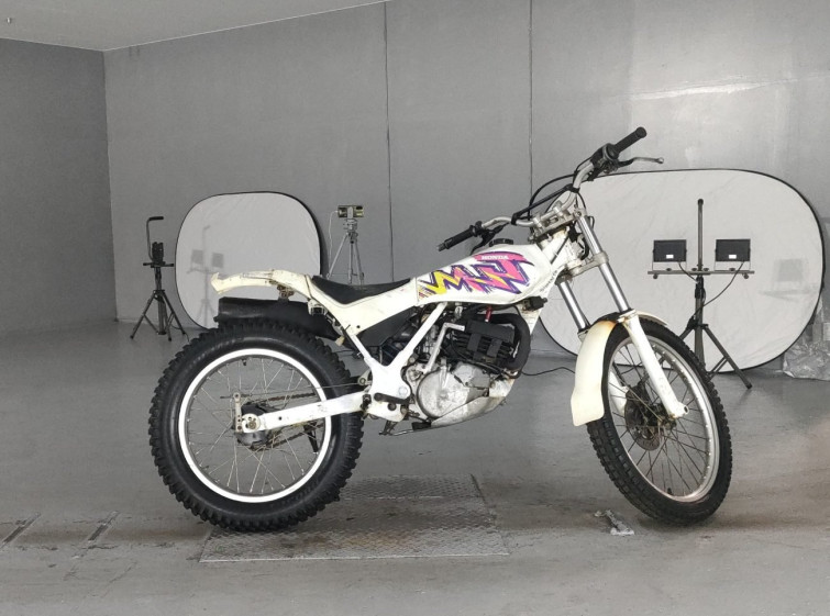 Мотоцикл Honda TLM220R