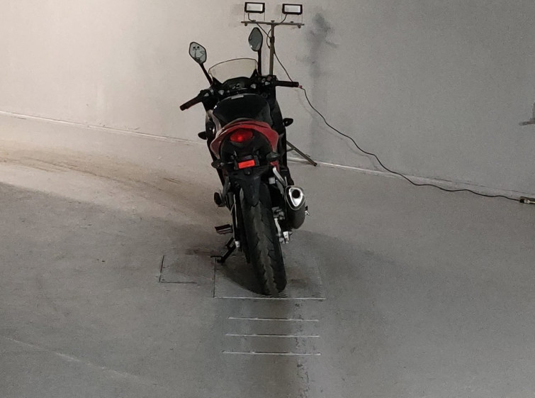 Мотоцикл Honda CBR400R з пробігом 32677 km з пробігом 32677 km