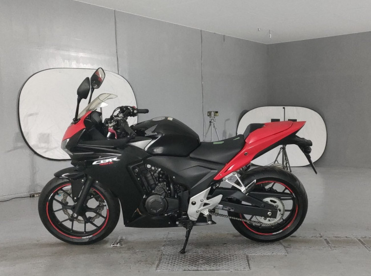 Мотоцикл Honda CBR400R з пробігом 32677 km з пробігом 32677 km