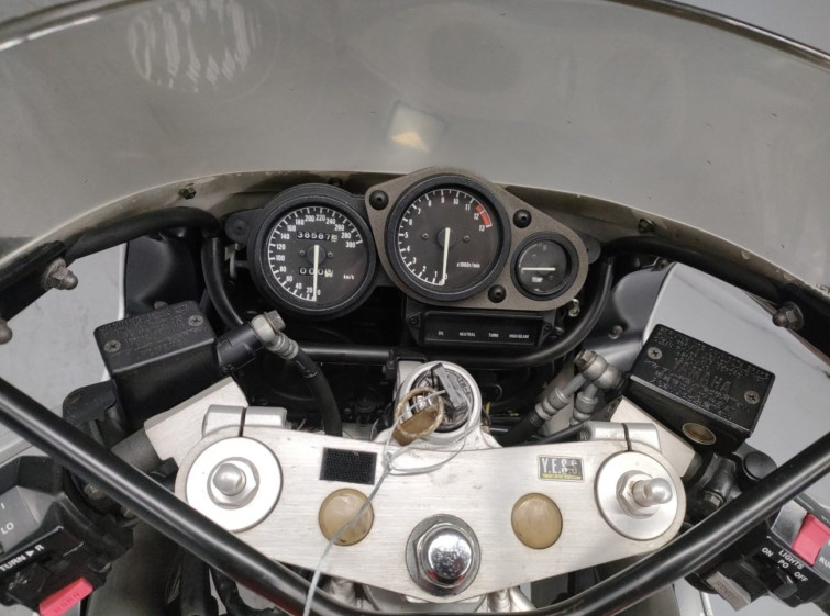 Мотоцикл Yamaha FZR1000 з пробігом 38587 km з пробігом 38587 km