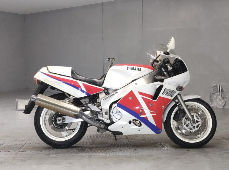 Мотоцикл Yamaha FZR1000 з пробігом 38587 km з пробігом 38587 km