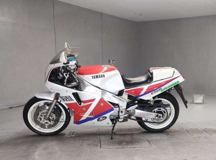 Мотоцикл Yamaha FZR1000 з пробігом 38587 km з пробігом 38587 km