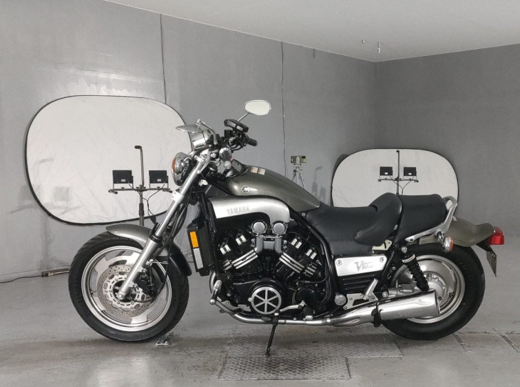 Мотоцикл Yamaha V-MAX1200 с пробегом 43918 km с пробегом 43918 km