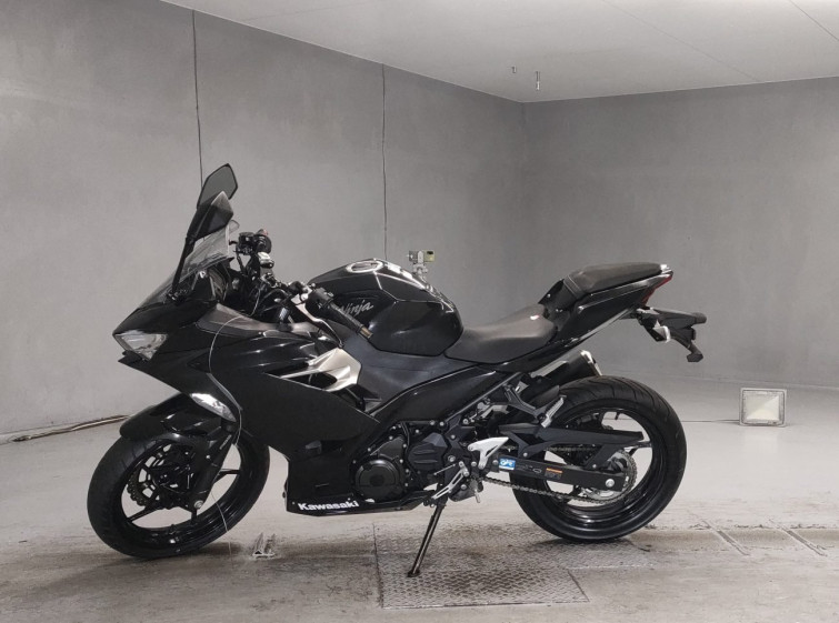 Мотоцикл Kawasaki NINJA250 з пробігом 39304 km з пробігом 39304 km