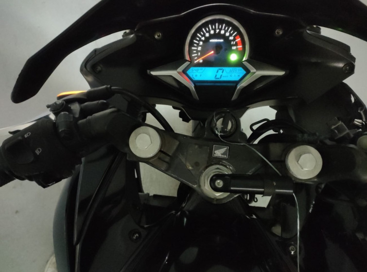 Мотоцикл Honda CBR250R с пробегом 32057 km с пробегом 32057 km