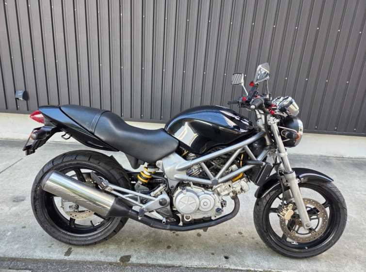 Мотоцикл Honda VTR250 з пробігом 3489 km