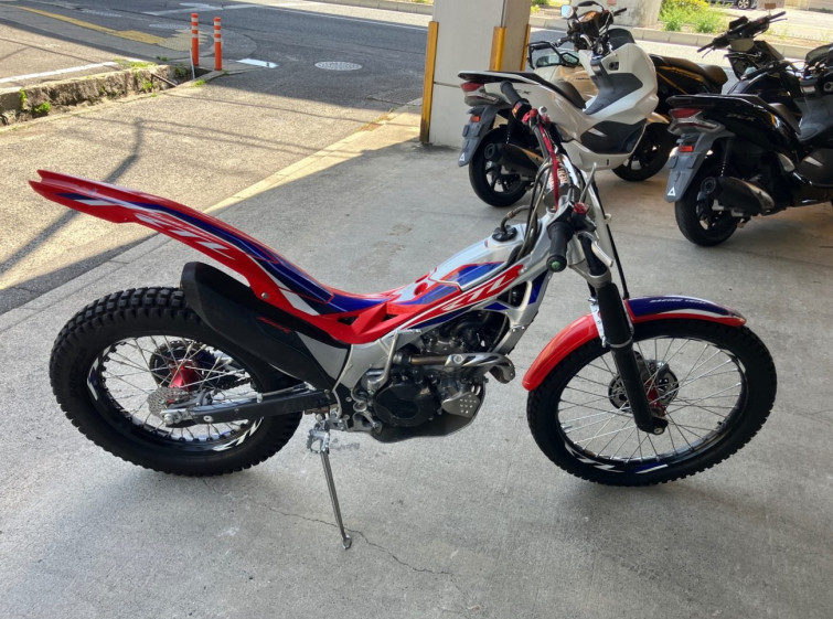 Мотоцикл Honda RTL300R