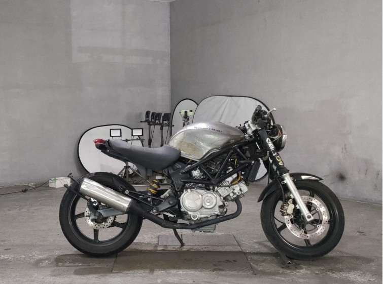 Мотоцикл Honda VTR250 з пробігом 17999 km