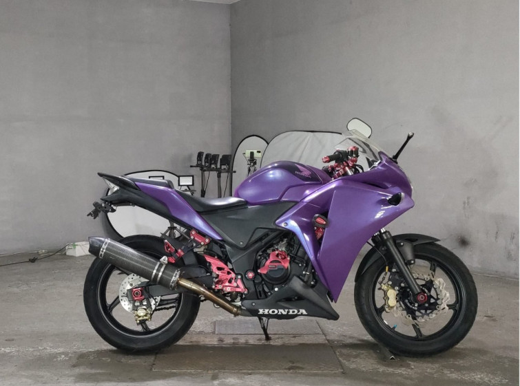 Мотоцикл Honda CBR250R з пробігом 11429 km