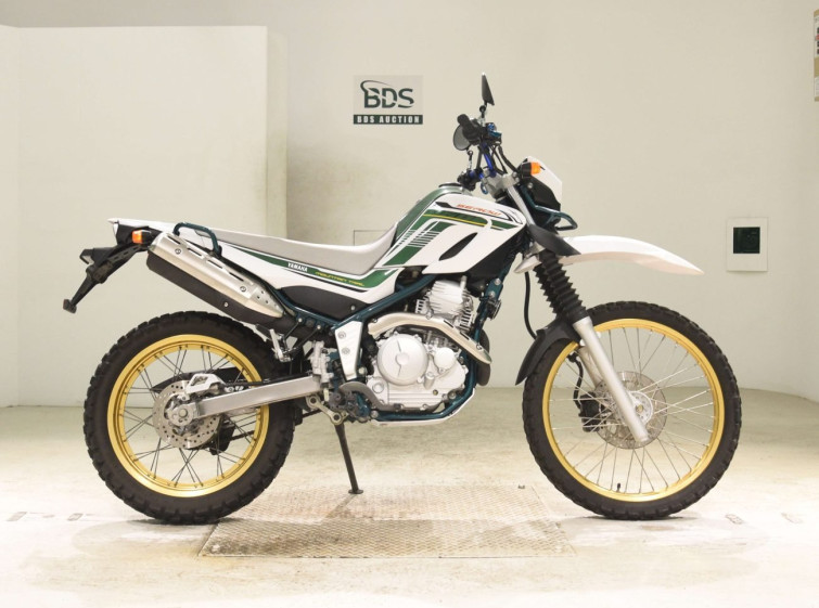Мотоцикл Yamaha SEROW XT250