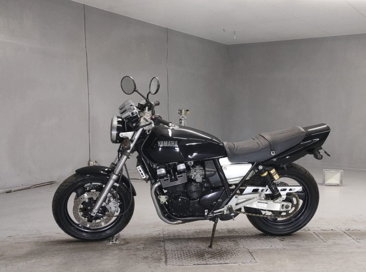 Мотоцикл Yamaha XJR400 с пробегом 8673 km с пробегом 8673 km
