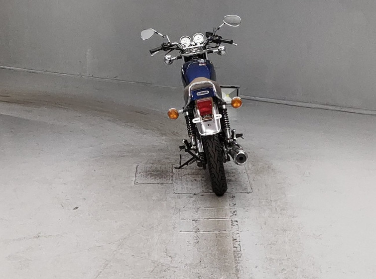Мотоцикл Yamaha SR400 с пробегом 7497 km с пробегом 7497 km