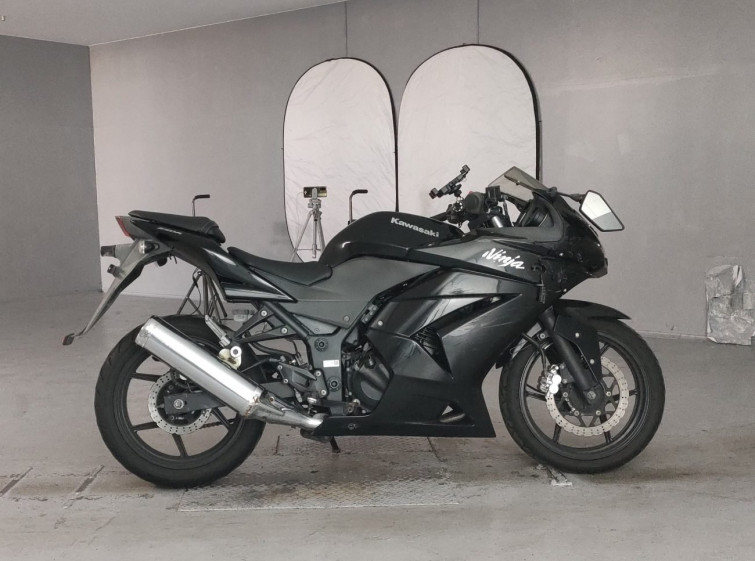 Мотоцикл Kawasaki NINJA250R с пробегом 20942 km с пробегом 20942 km