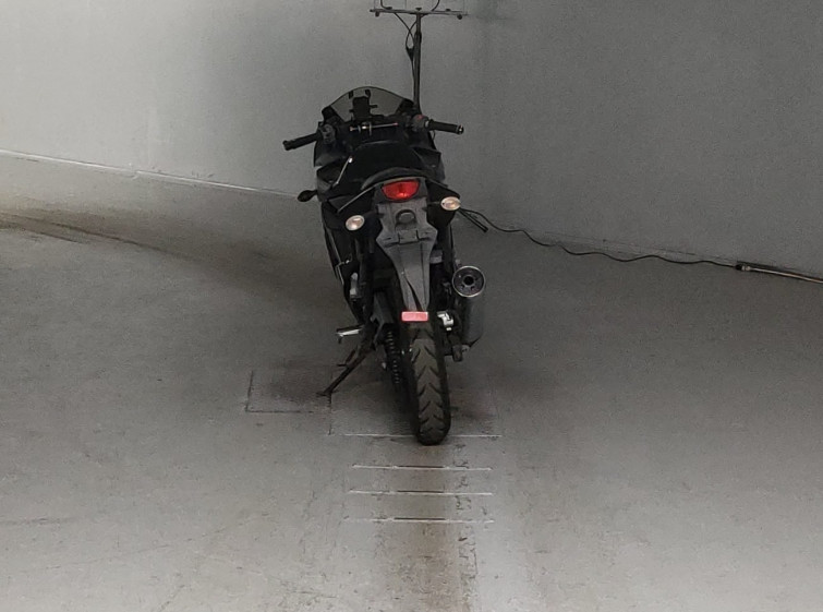 Мотоцикл Kawasaki NINJA250R с пробегом 20942 km с пробегом 20942 km