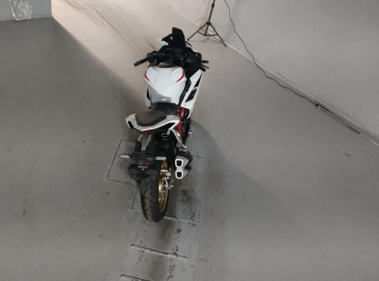 Мотоцикл Honda CBR250RR с пробегом 15559 km с пробегом 15559 km