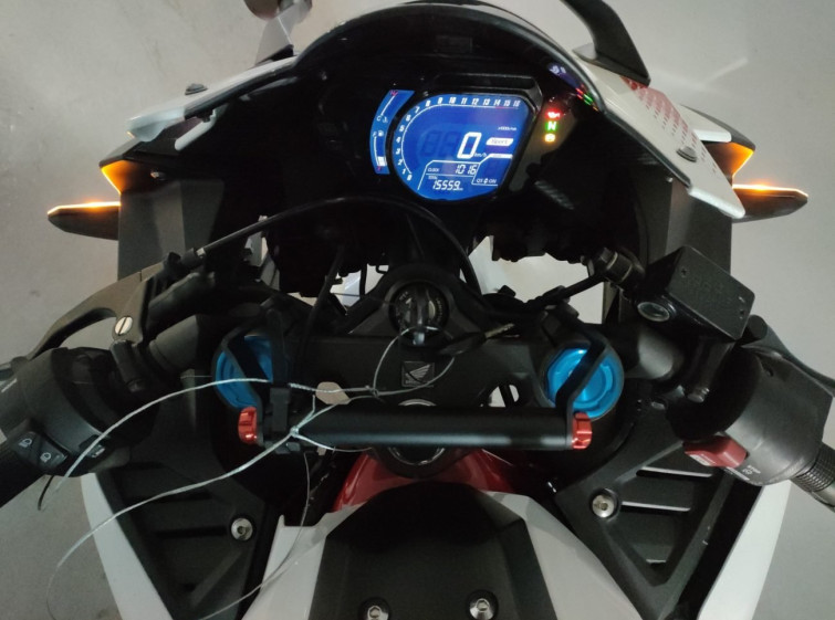 Мотоцикл Honda CBR250RR с пробегом 15559 km с пробегом 15559 km