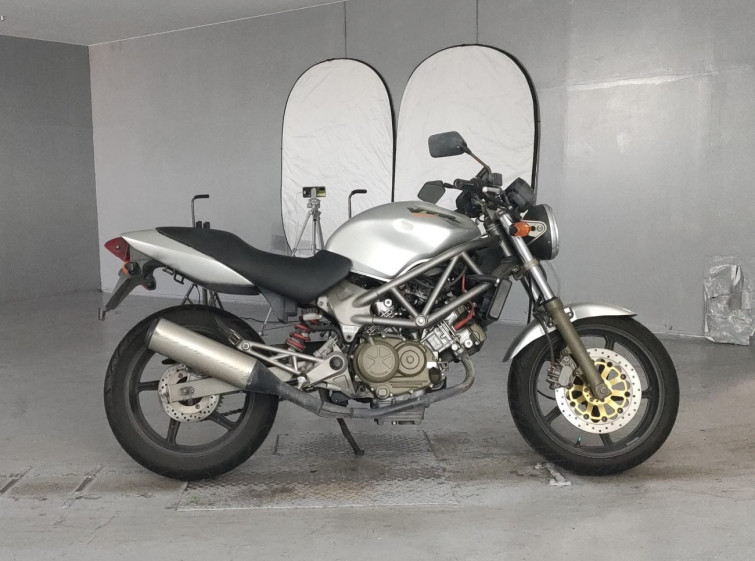 Мотоцикл Honda VTR250 с пробегом 37240 km с пробегом 37240 km