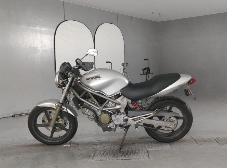 Мотоцикл Honda VTR250 с пробегом 37240 km с пробегом 37240 km