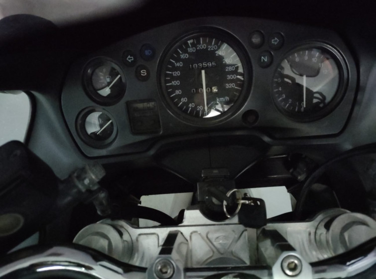 Мотоцикл Honda CBR1100XX BLACKBIRD з пробігом 103595 km з пробігом 103595 km