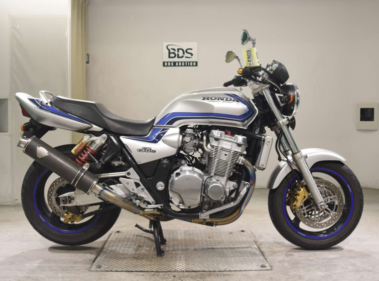 Мотоцикл Honda CB1300SF з пробігом 49292 km
