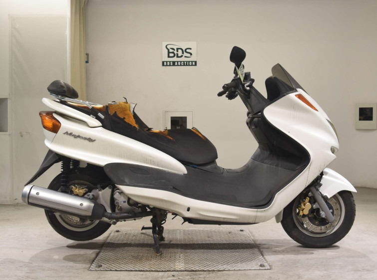 Мотоцикл Yamaha MAJESTY 250