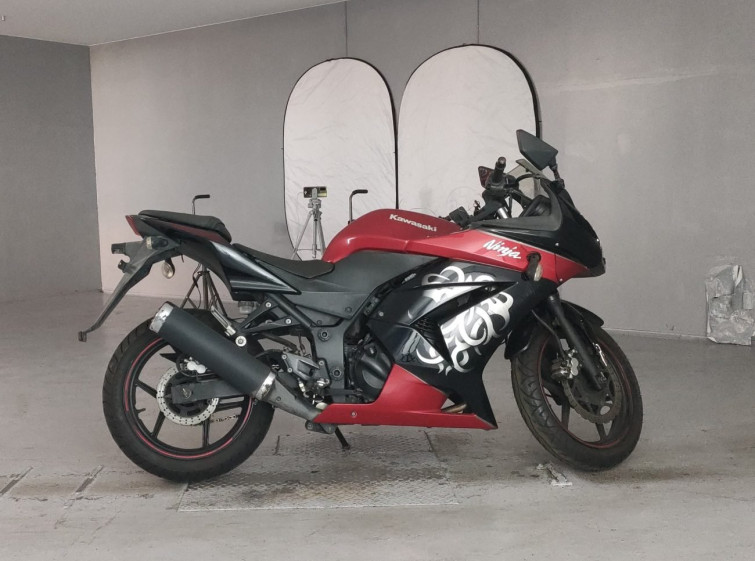 Мотоцикл Kawasaki NINJA250R с пробегом 45593 km с пробегом 45593 km
