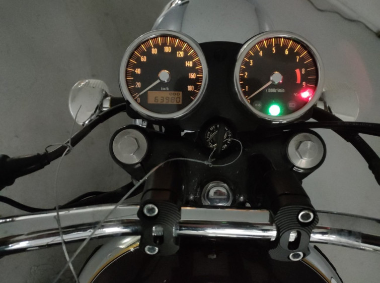 Мотоцикл Kawasaki W650 з пробігом 63980 km з пробігом 63980 km