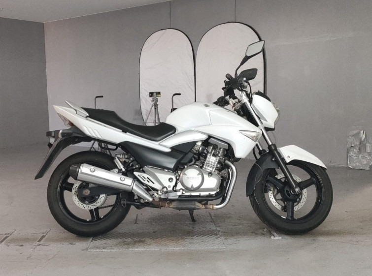 Мотоцикл Suzuki GSR250 с пробегом 58542 km с пробегом 58542 km