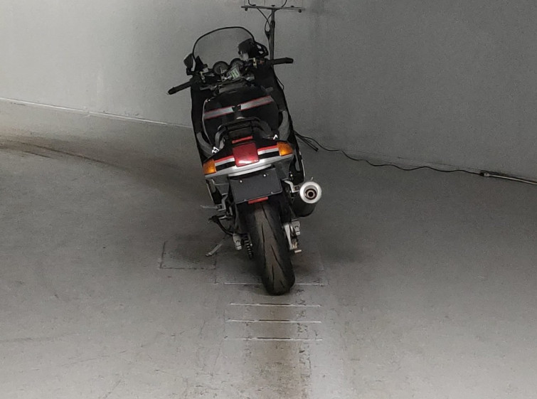 Мотоцикл Kawasaki ZX-10 с пробегом 49525 km с пробегом 49525 km