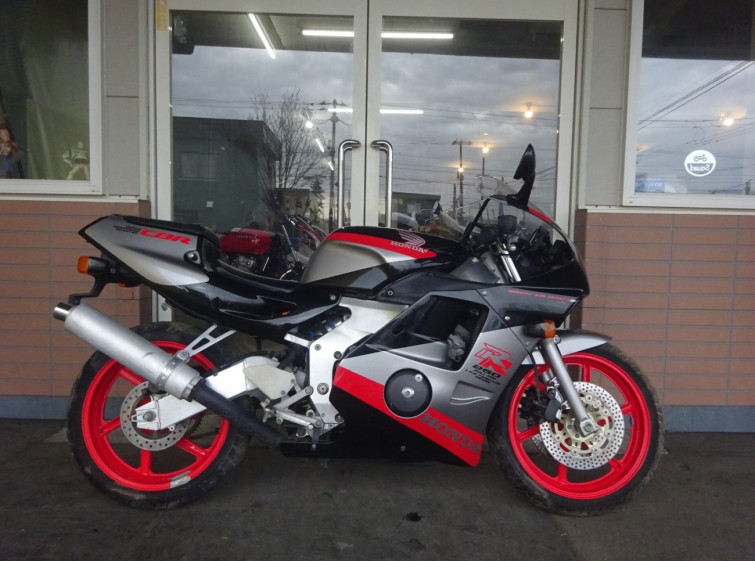 Мотоцикл Honda CBR250RR з пробігом 5070 km