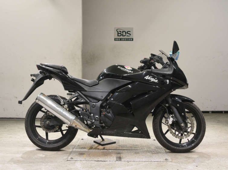 Мотоцикл Kawasaki NINJA250R з пробігом 12856 km