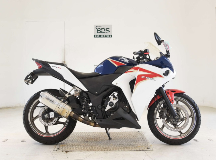 Мотоцикл Honda CBR250R