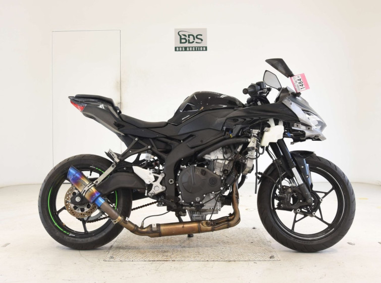 Мотоцикл Kawasaki ZX-4RR