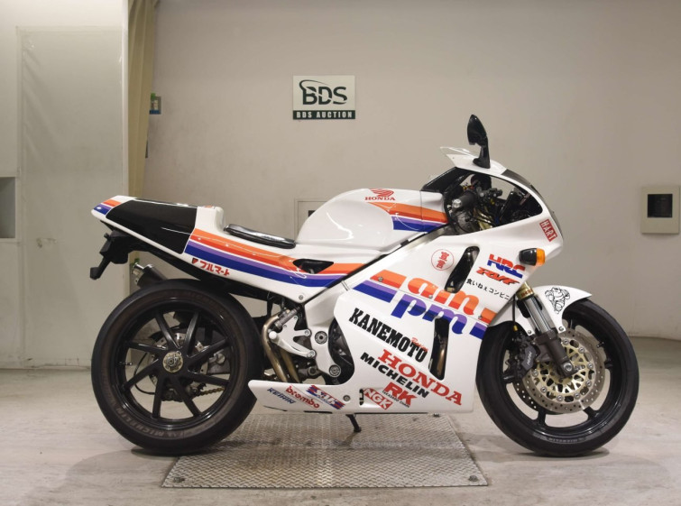 Мотоцикл Honda RVF400 з пробігом 34938 km