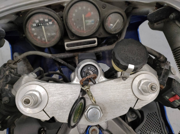 Мотоцикл Kawasaki ZXR250 с пробегом 14930 km с пробегом 14930 km