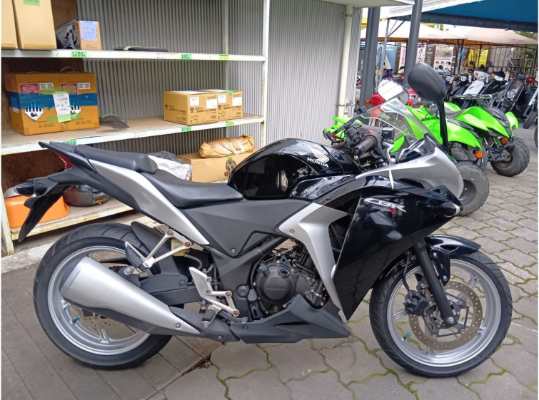 Мотоцикл Honda CBR250R з пробігом 19715 km