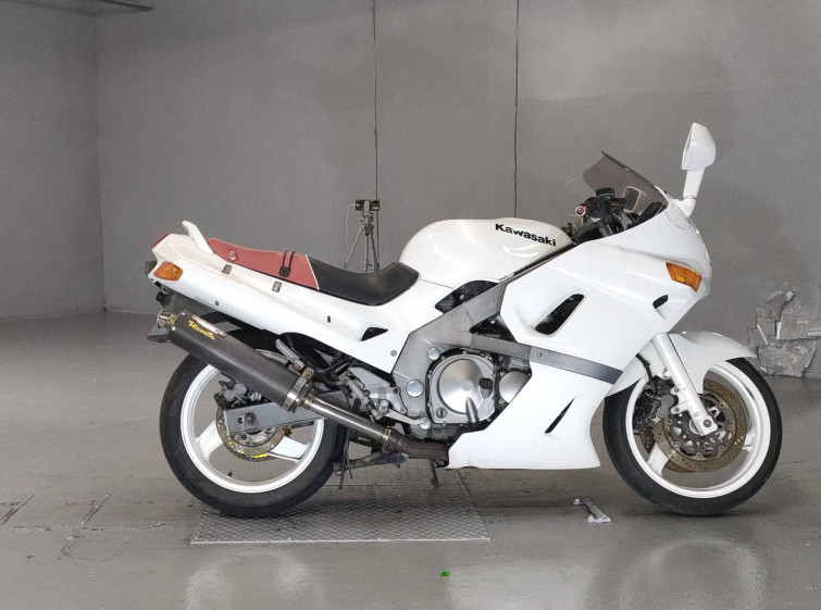 Мотоцикл Kawasaki ZZ-R400 с пробегом 24256 km с пробегом 24256 km