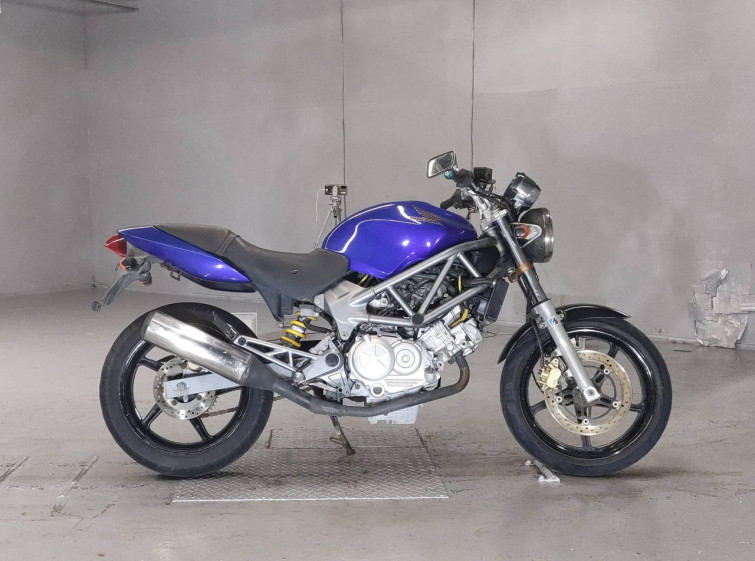 Мотоцикл Honda VTR250 с пробегом 35211 km с пробегом 35211 km