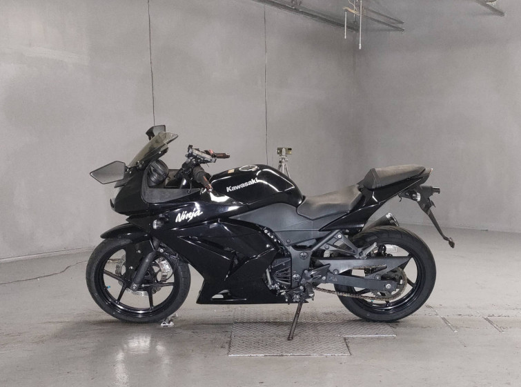 Мотоцикл Kawasaki NINJA250R з пробігом 57314 km з пробігом 57314 km