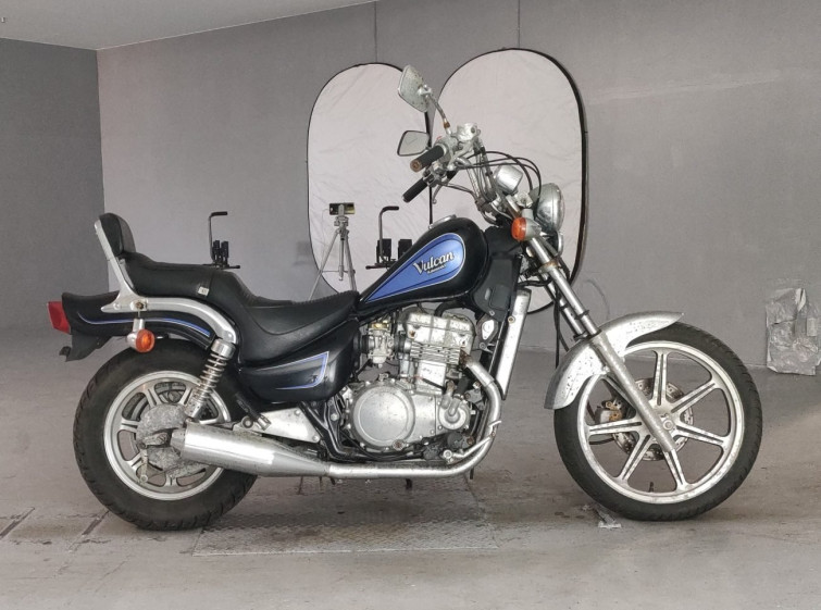 Мотоцикл Kawasaki VULCAN400 CUSTOM з пробігом 2125 km з пробігом 2125 km
