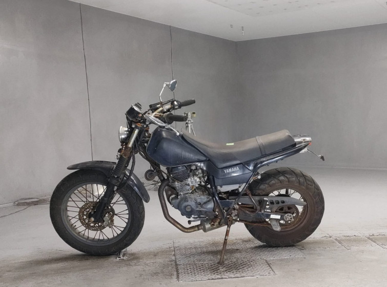 Мотоцикл Yamaha TW225 з пробігом 39809 km з пробігом 39809 km